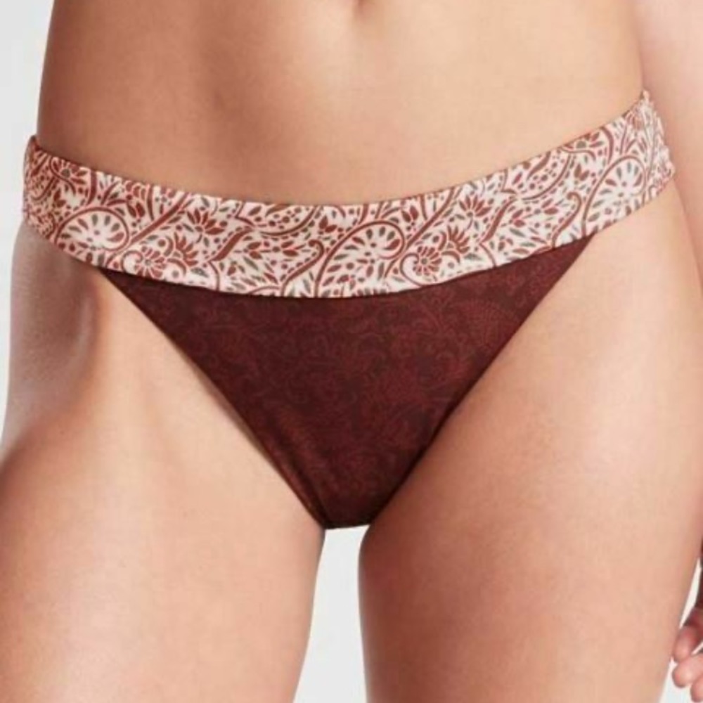 Athleta Aqualuxe Batik mid rise bottom.